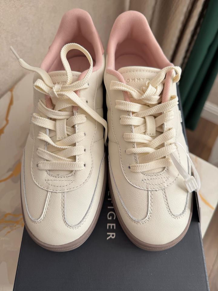 Tommy Hilfiger