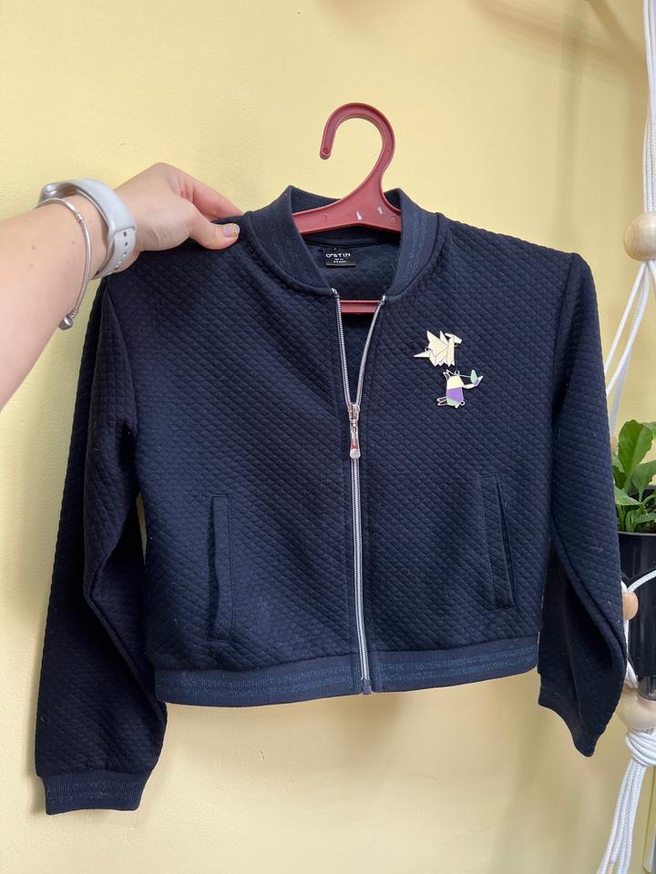 Кофта-бомбер на девочку