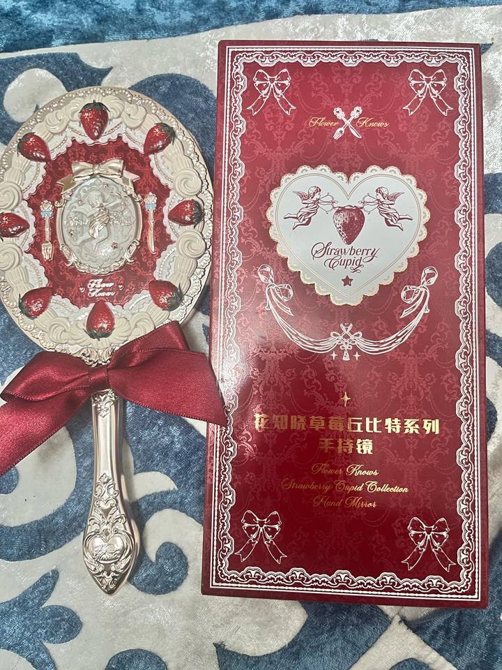 Зеркальце Flower Knows в фирменной коробке