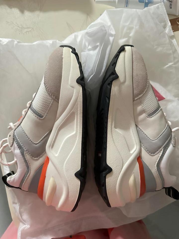 Кроссовки на платформе