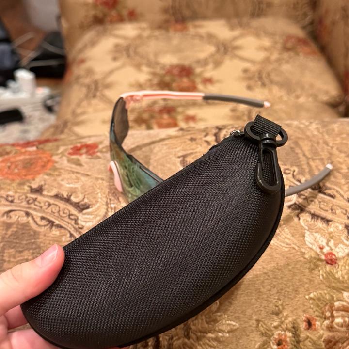 Спортивные очки