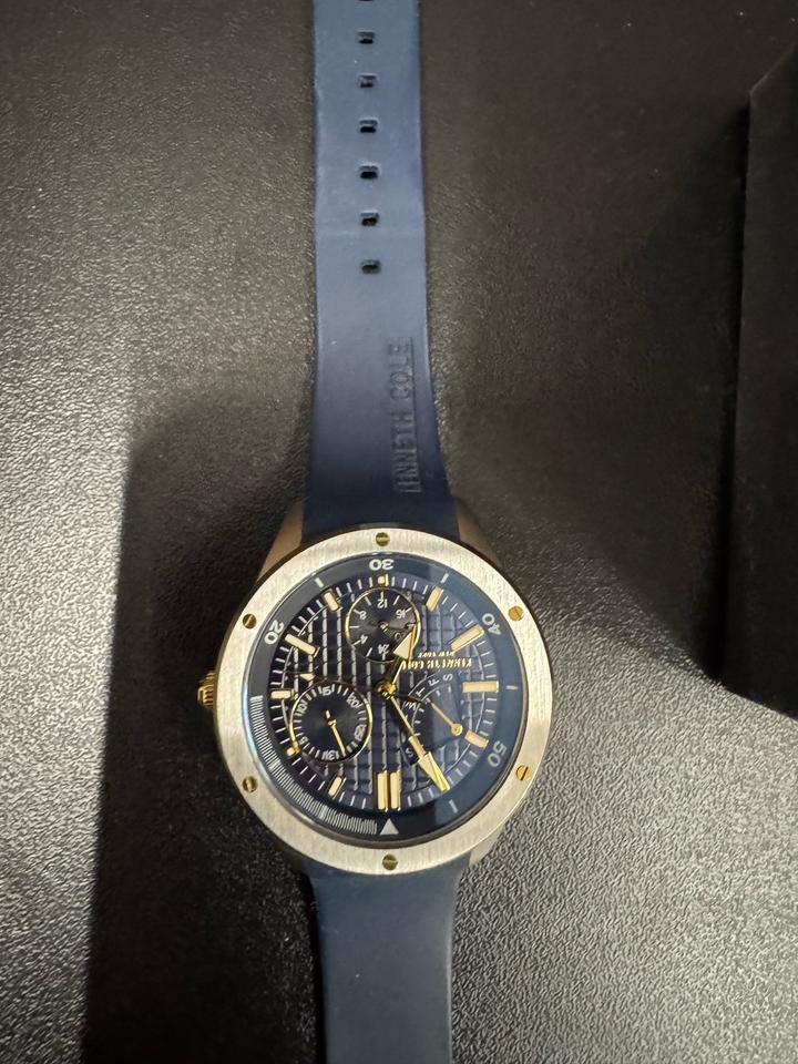 Часы Kenneth Cole