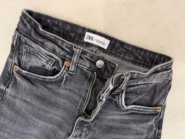 Джинсы Zara