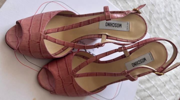 Босоножки Moschino