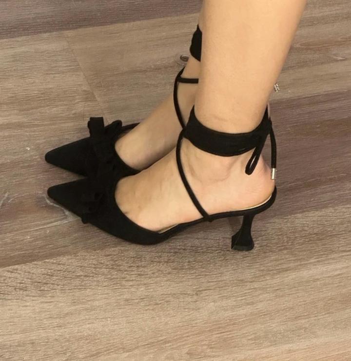 Замшевые босоножки на каблуках