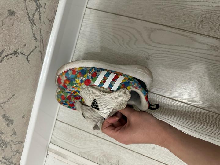 Кроссовки Адидас