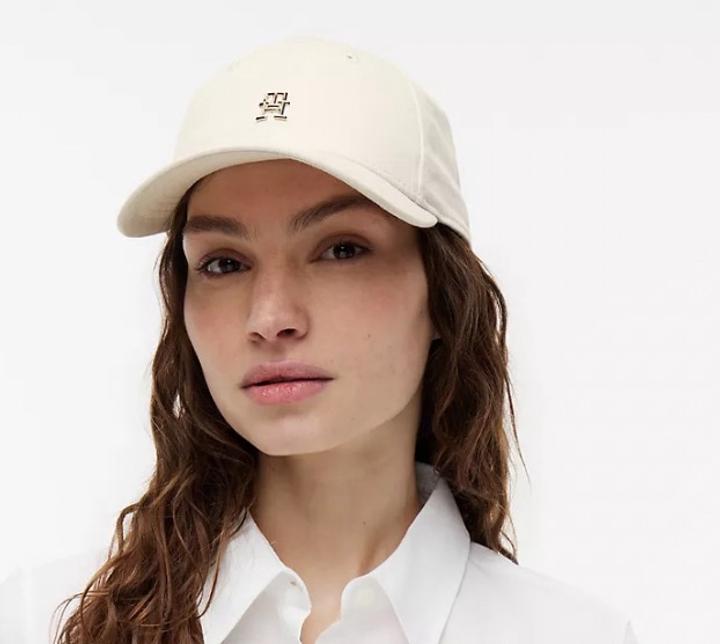 Кепка от Tommy Helfiger