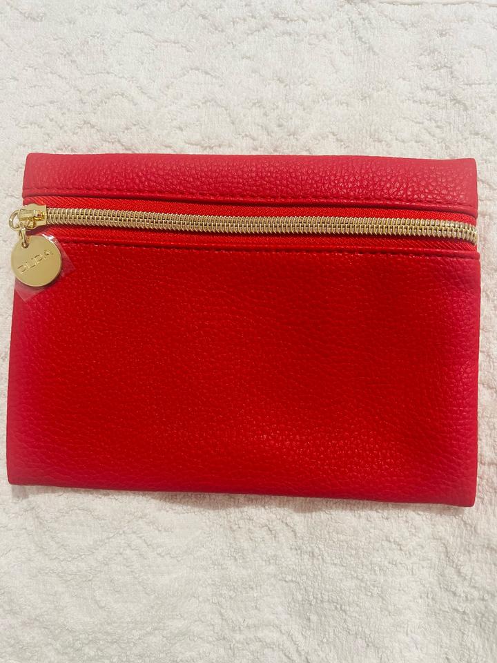 Косметичка из лимитированной коллекции Pupa Milano (линейка Red Chic). Размер S