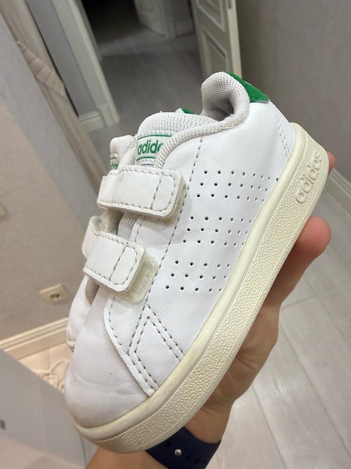 Кроссовки Adidas