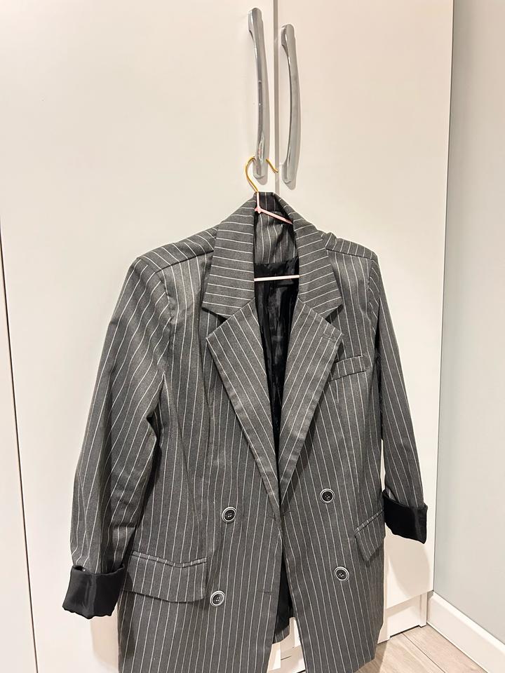 Модный оверсайз пиджак