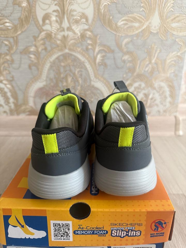 Кроссовки Skechers