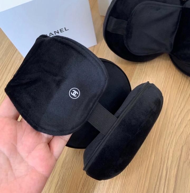 Дорожная подушка и маска для сна Chanel Beauty