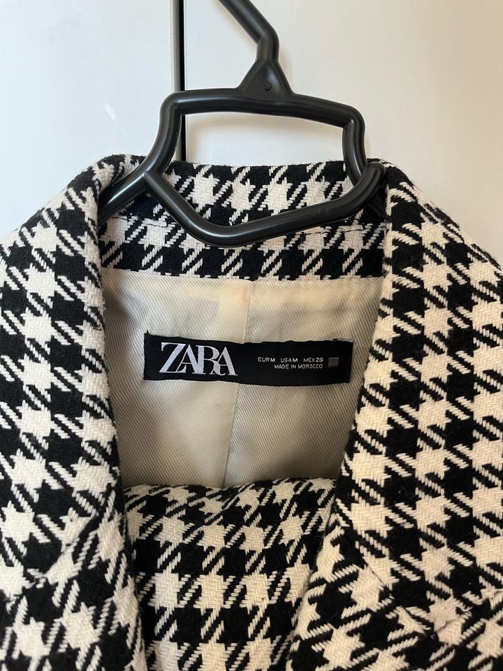 Твидовый костюм ZARA (пиджак, шорты)