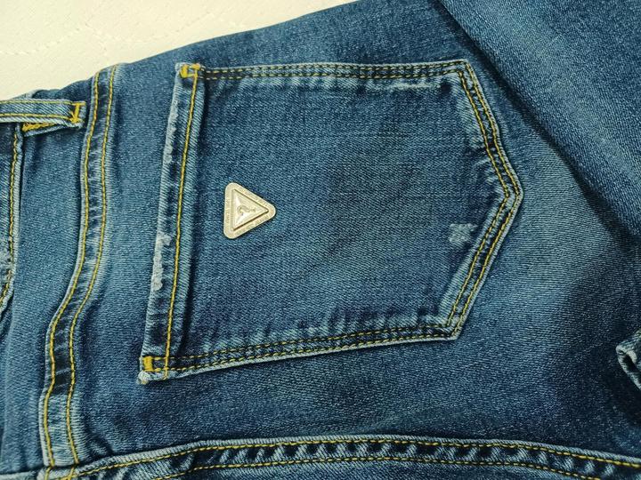 Джинсы Guess