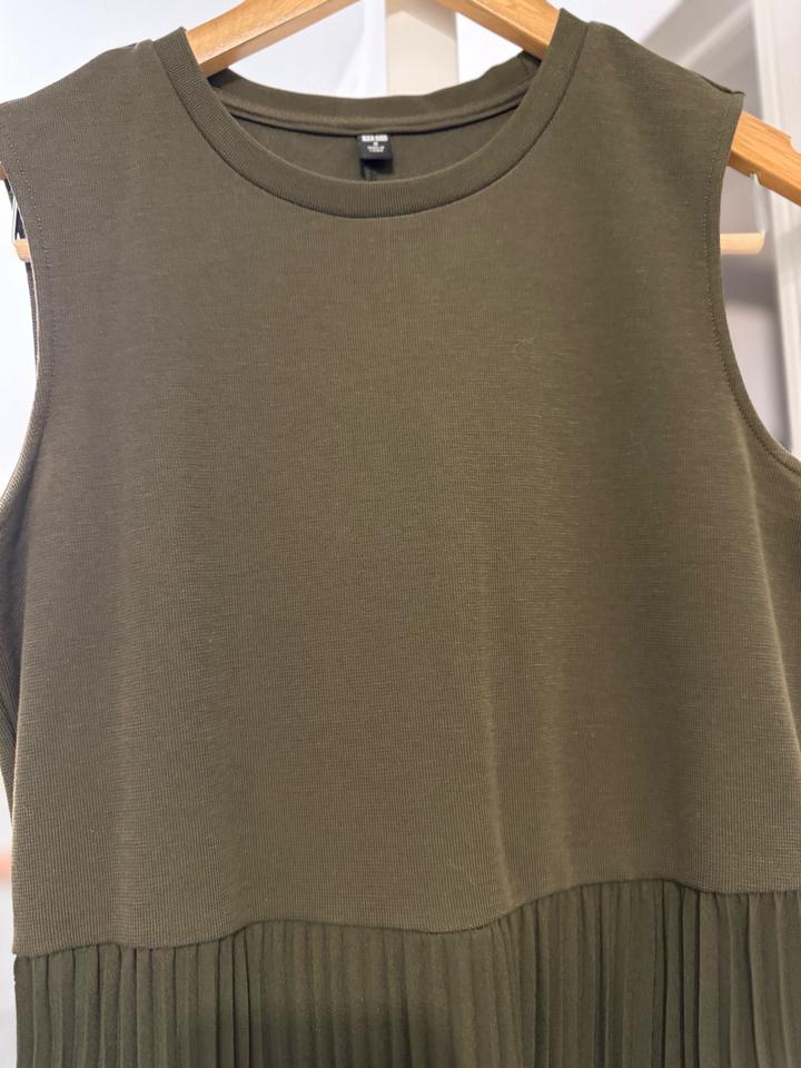 Классное платье от Uniqlo