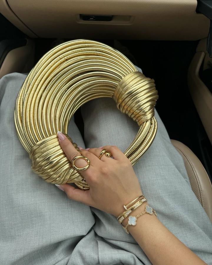 Золотистая сумка