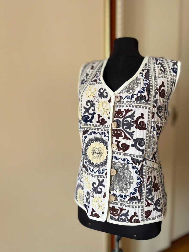 Жилетка национальная жилетки