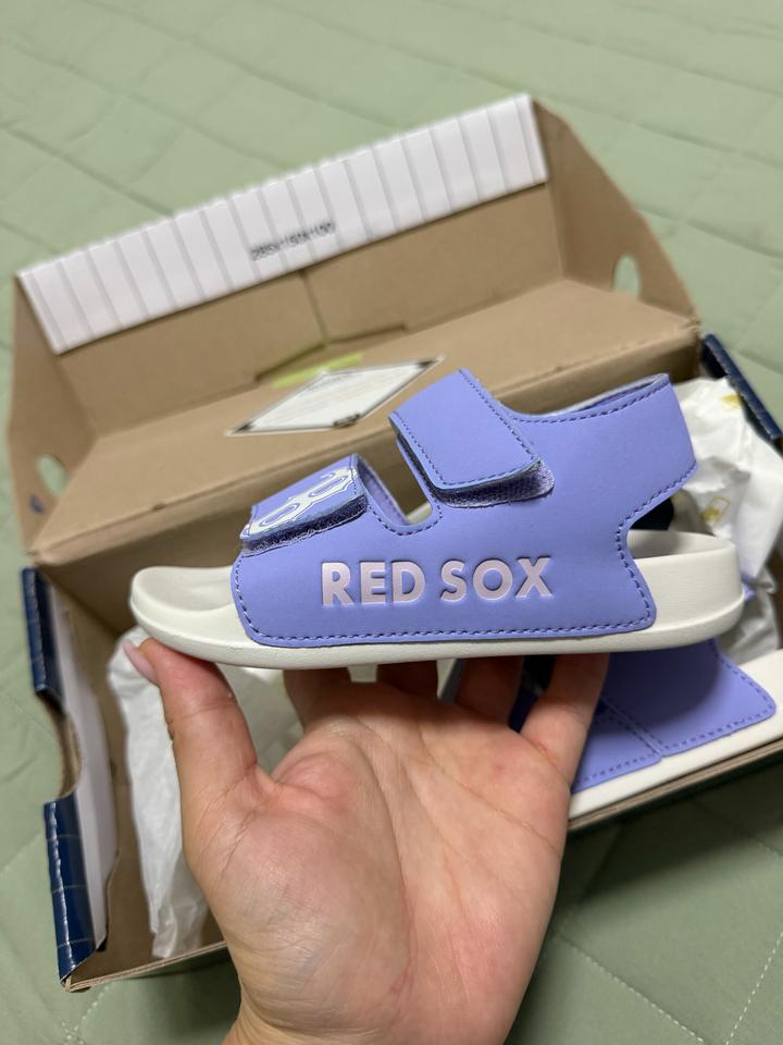 MLB сандали