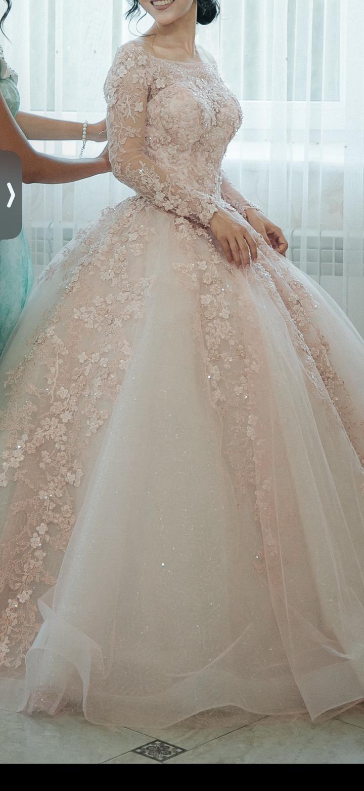 Платье на узату