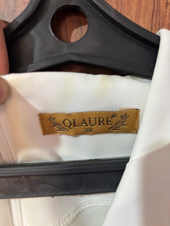 Белое платье