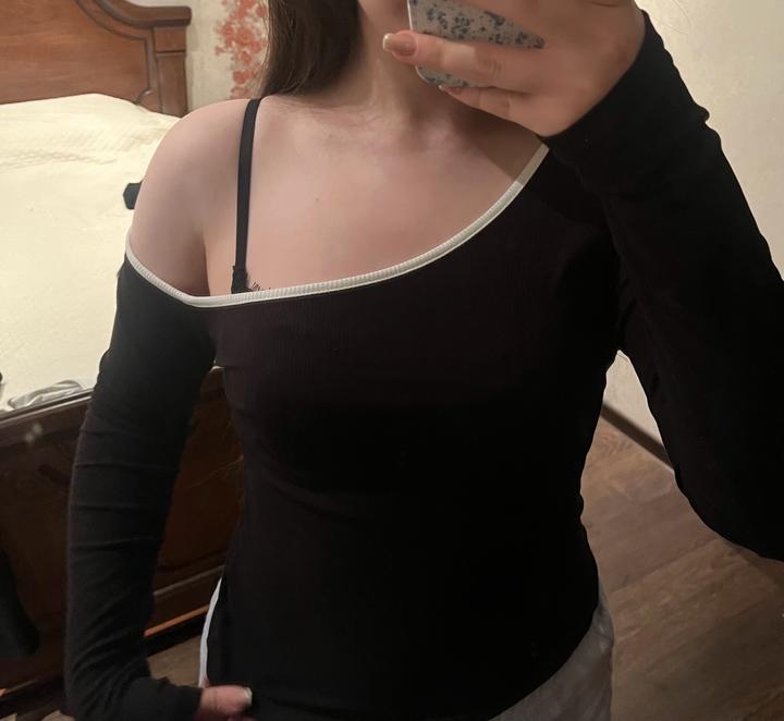 2 лонгслива с открытым плечом