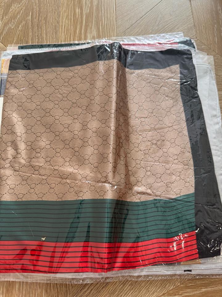 Платок красный 58см на 58см. Разные расцветки