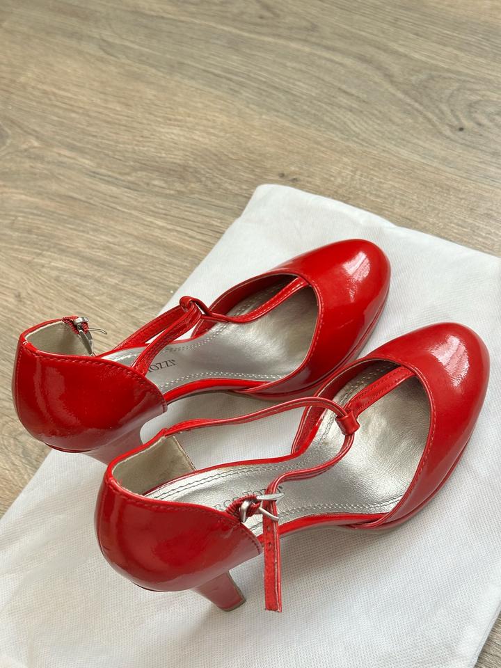 Туфли красные Marco Tozzi