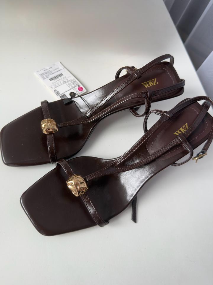 Босоножки Zara