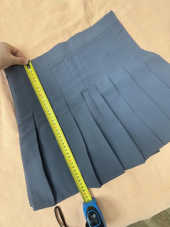 теннисная юбка серая короткая с внутренними защитными шортами