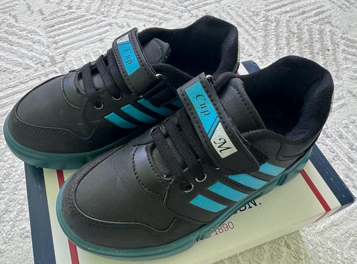 Десткие кроссовки