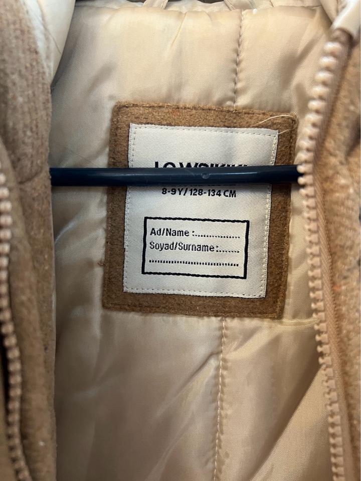 Очень красивое пальто демисезон , весна- осень