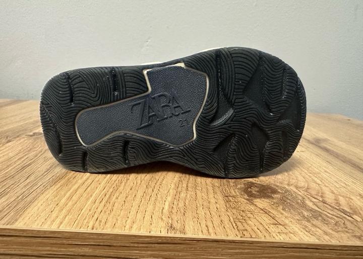 Детские кроссовки Zara