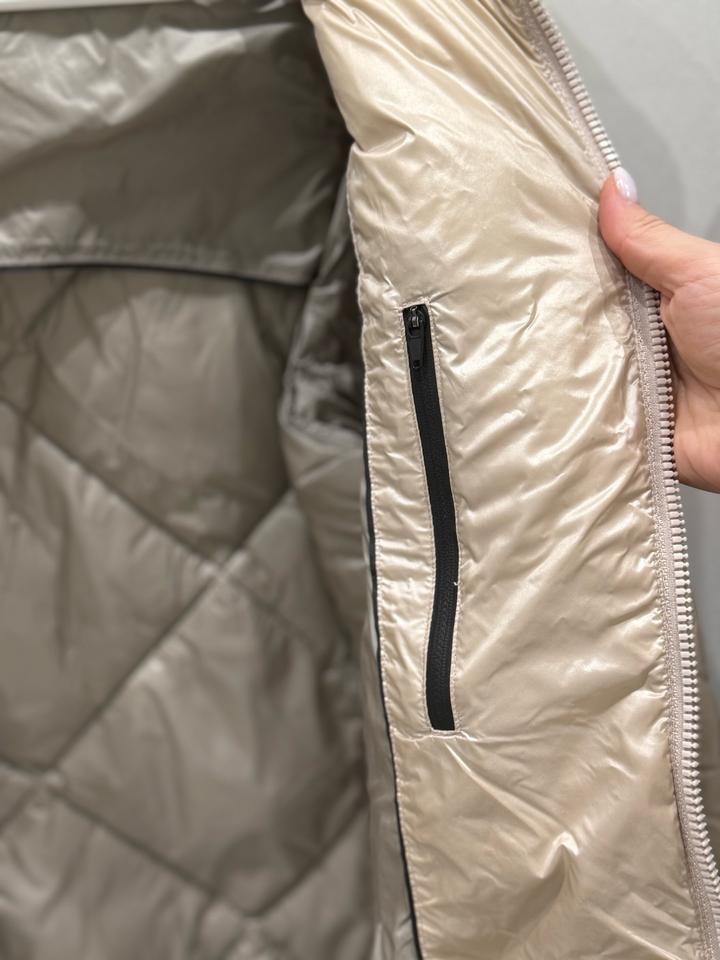 Бежевая куртка Massimo Dutti