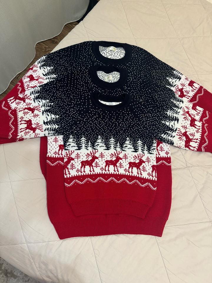 Продам три новогодних свитера для семейного образа