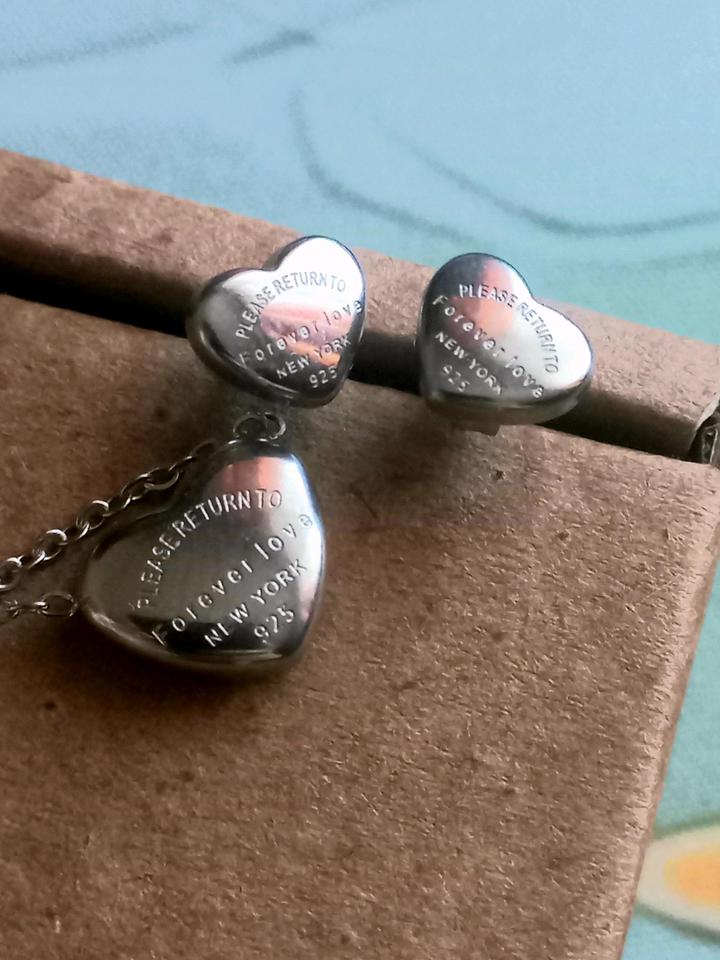 Комплект серьги и подвеска