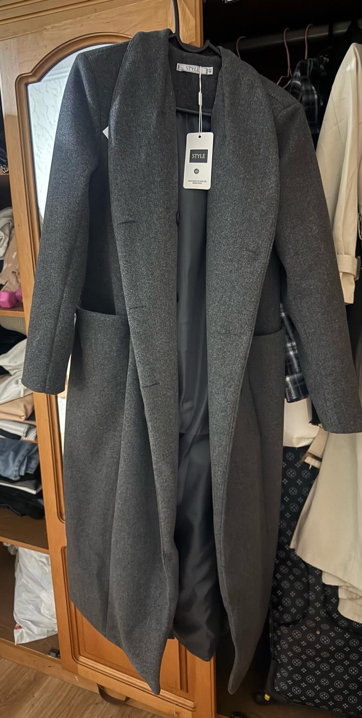Продам новое серое приталенное пальто
