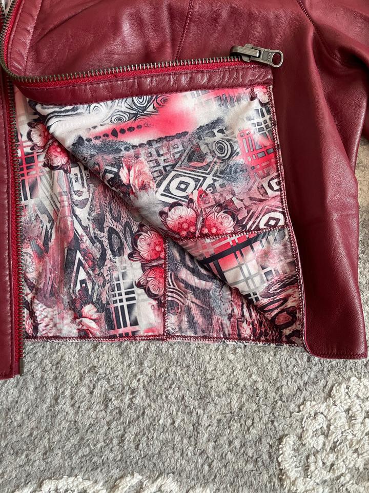 Натуральная кожаная куртка на весну 🥰