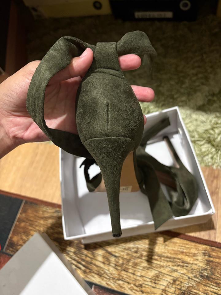 Босоножки под Gianvito Rossi