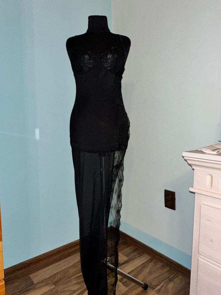 Ночное кружевное платье