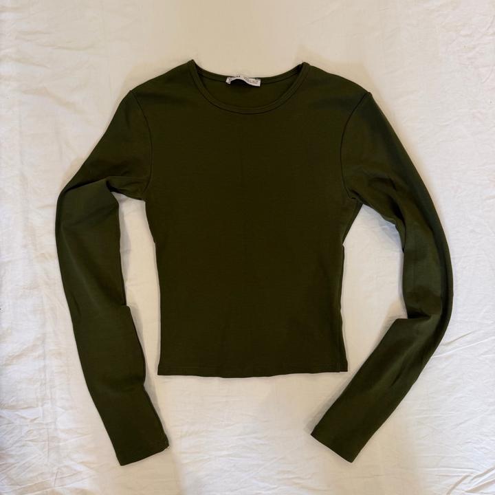 Базовый лонгслив Bershka