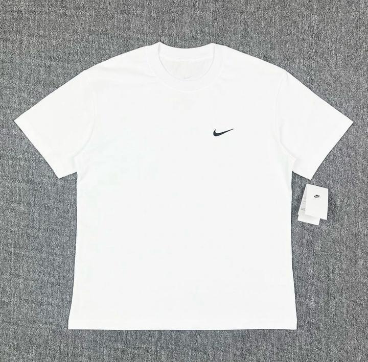 Белая футболка Nike