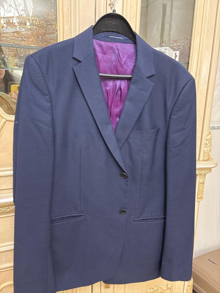 Темно синий пиджак
