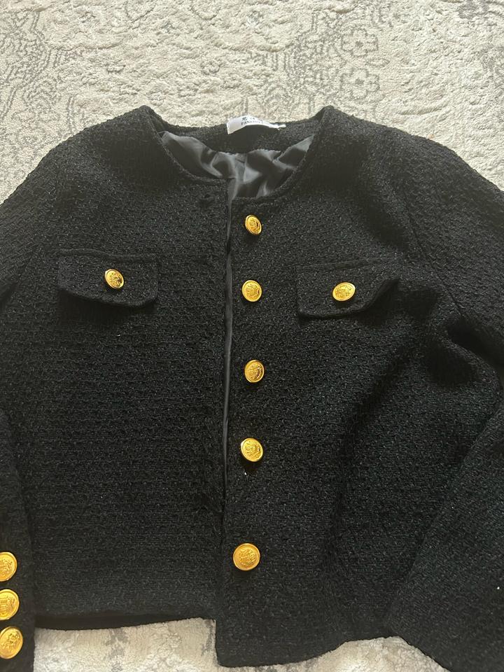 Чёрный пиджак элегантный