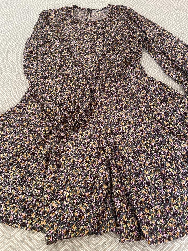 Цветочное легкое платье.