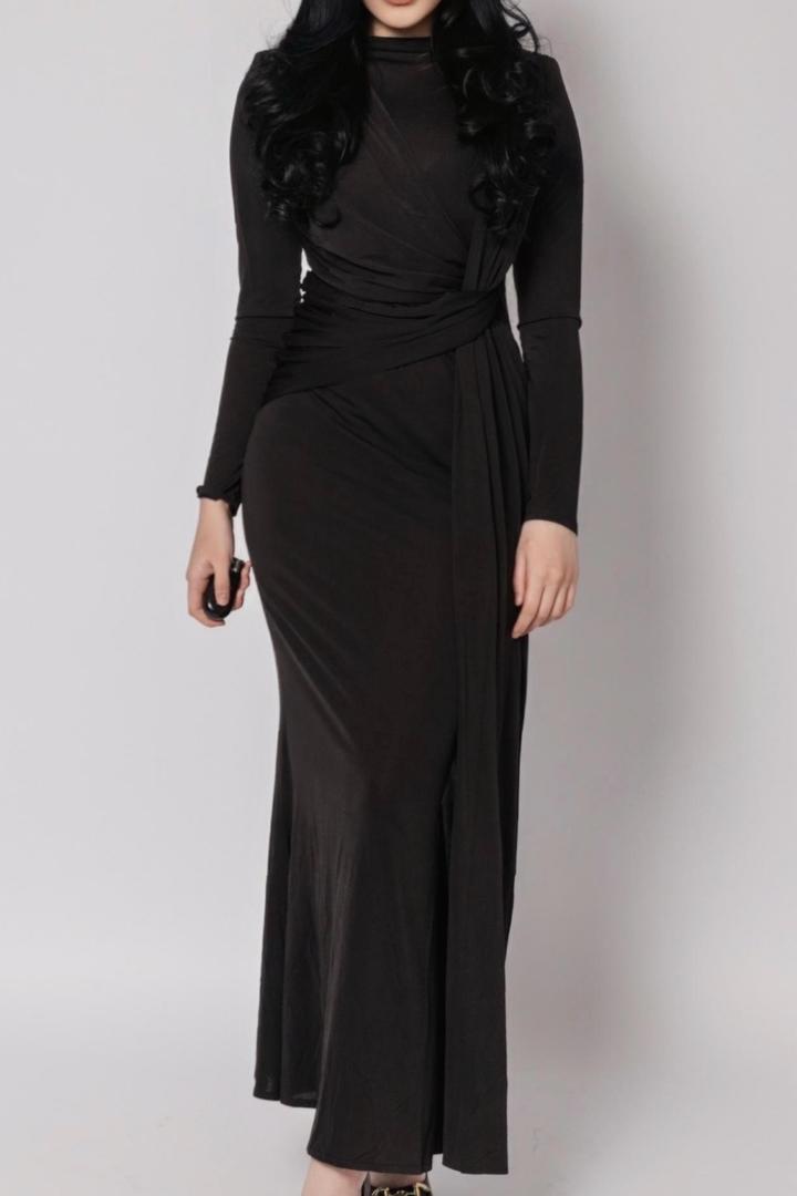 Элегантное чёрное платье