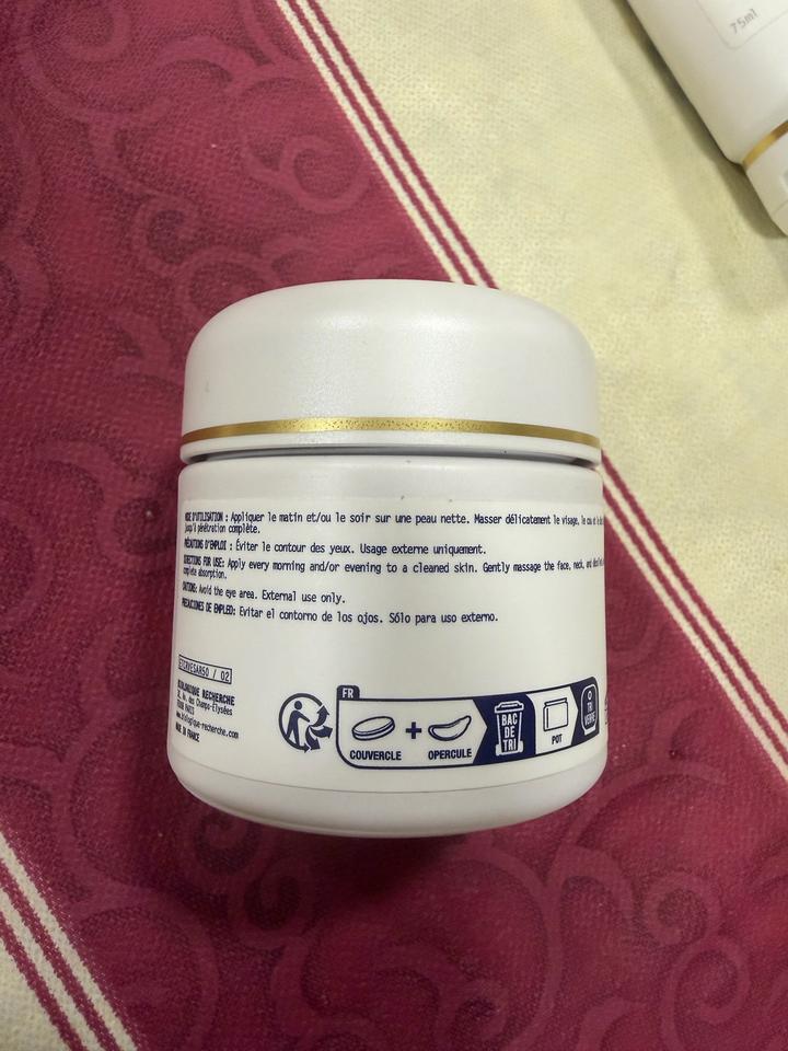 успокаивающий крем для лица Creme Verte Espoir A.R. от Biologique Recherche