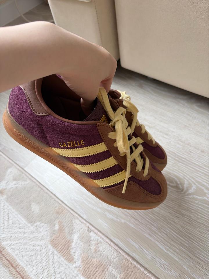 Кроссовки Adidas