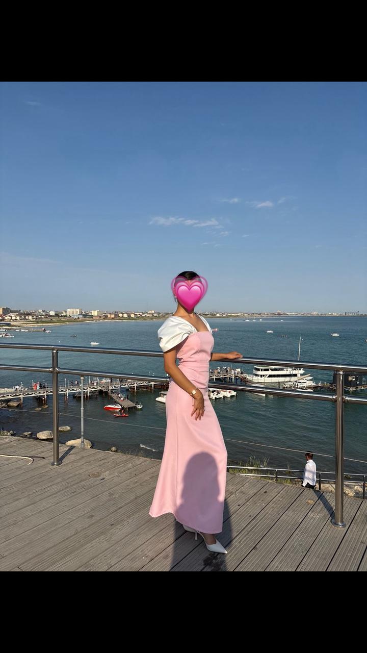 Розовое платье от Leely brand