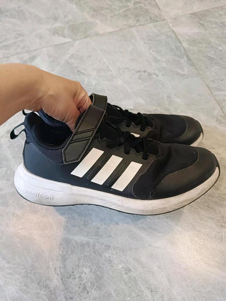 Кроссовки Adidas оригинал 38 р
