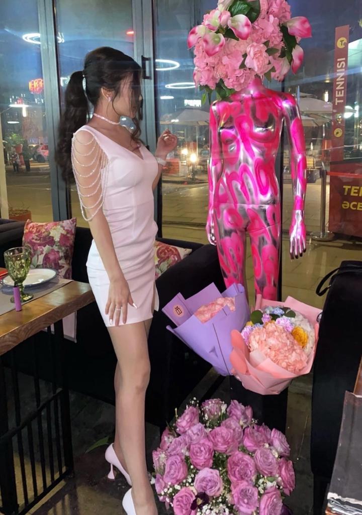 Белое платье с камнями